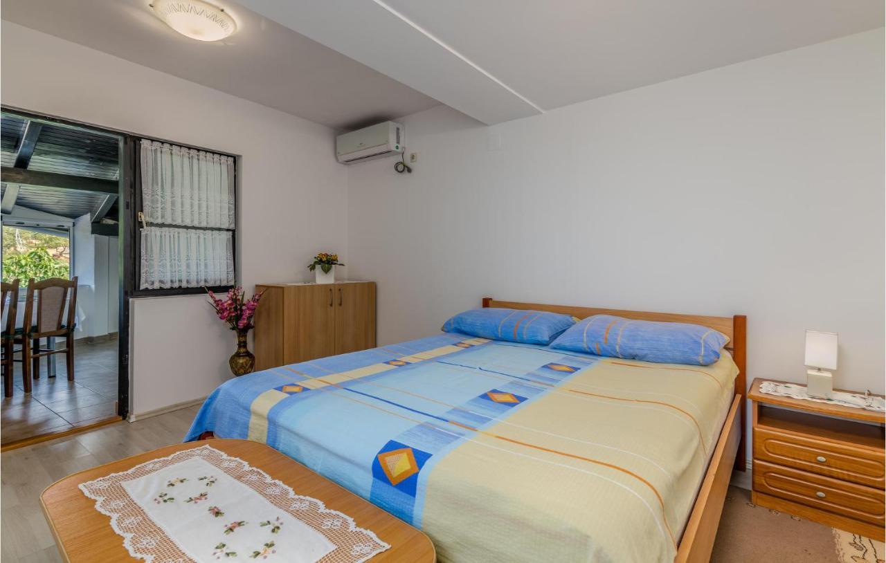 Amazing Apartment In Zupanje With Wifi Екстер'єр фото